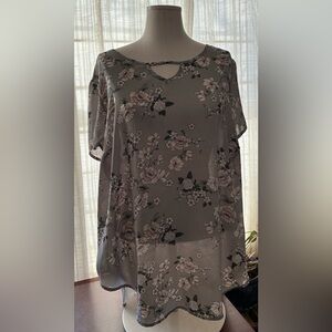 Torrid Gray Floral Blouse With Neck Detail Size 1